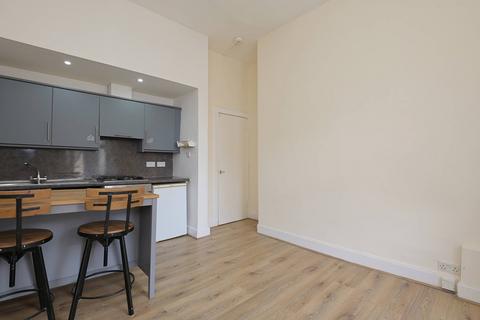 2 bedroom flat for sale, 11/8 Albert Place, Edinburgh, EH7 5HN
