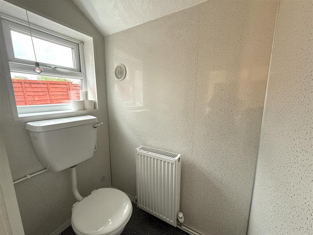 4 wharf wc.jpeg