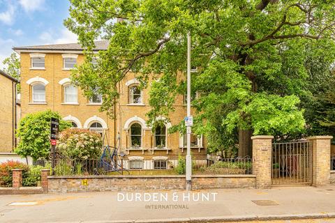 2 bedroom apartment for sale, Hermon Hill, Wanstead E11