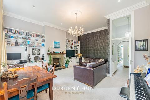 2 bedroom apartment for sale, Hermon Hill, Wanstead E11