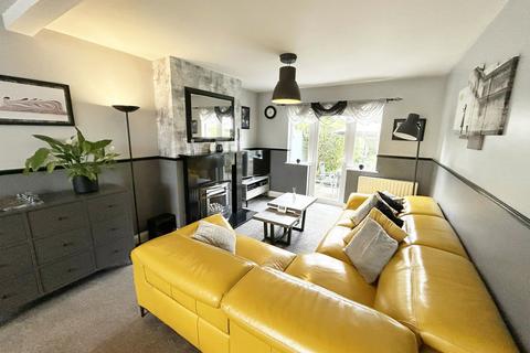 3 bedroom detached house for sale, High Street, Shirley