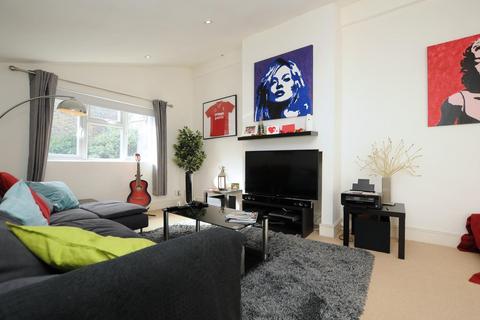 67a Cecile Park, London, N8 9AR