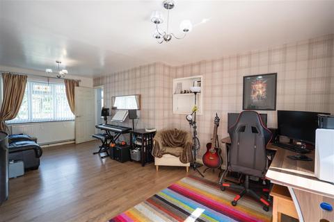 23 Chelmsley Grove, Birmingham, B33 0EU
