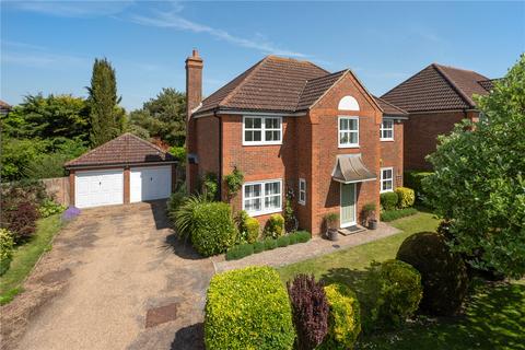8 Ealham Close, Canterbury, CT4 7BW
