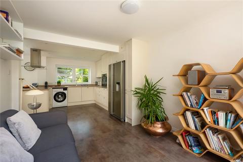 8 Ealham Close, Canterbury, CT4 7BW