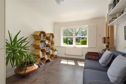 8 Ealham Close, Canterbury, CT4 7BW