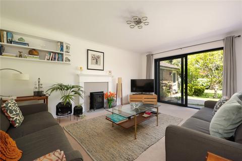 8 Ealham Close, Canterbury, CT4 7BW