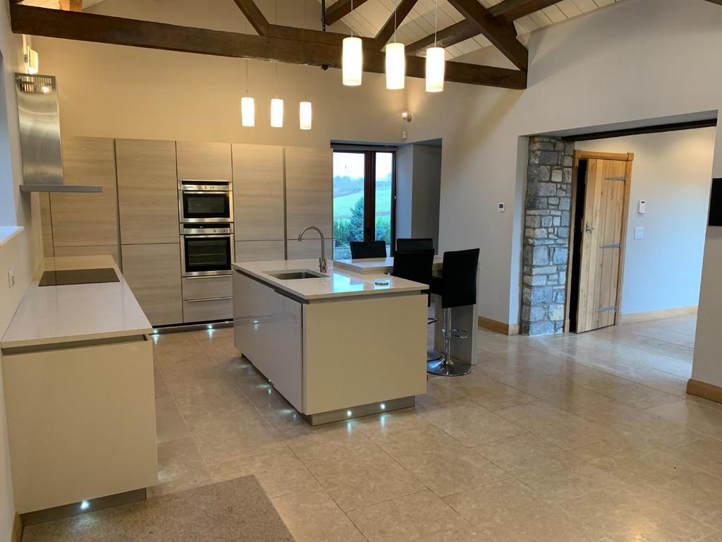 Kitchen 1.JPG