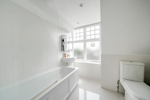 2 bedroom flat for sale, Haverstock Hill, Belsize Park, London, NW3