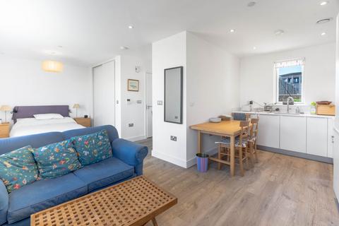 73 Eddington Avenue, Cambridge, CB3 1SE