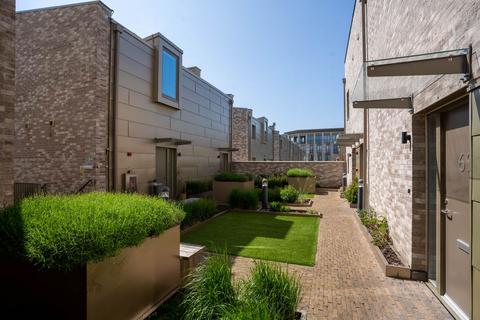 73 Eddington Avenue, Cambridge, CB3 1SE