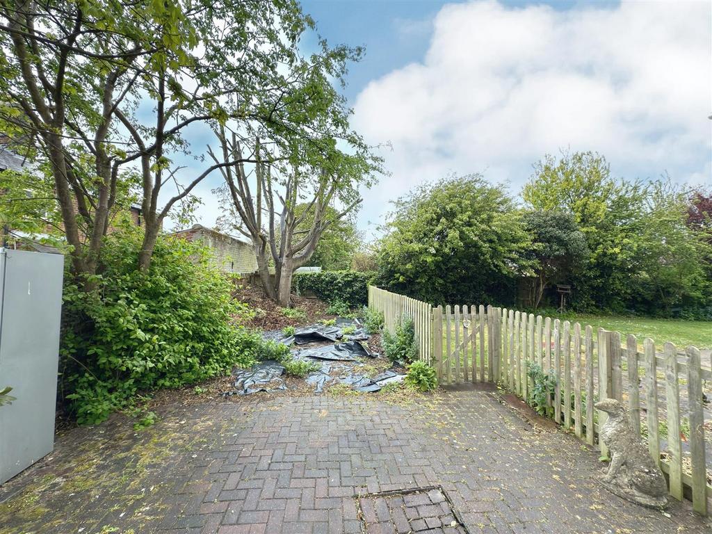 SPACE FOR GARAGE OR BUILDING STP.jpg