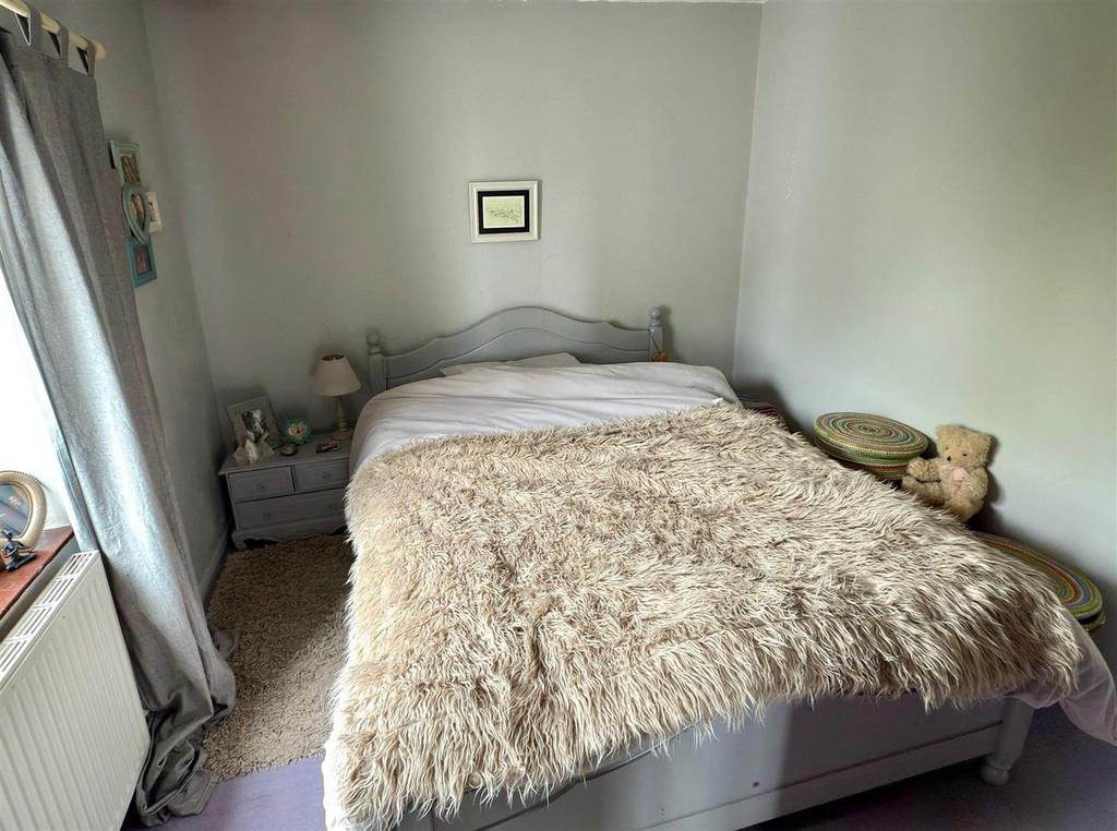 BED 3.jpg