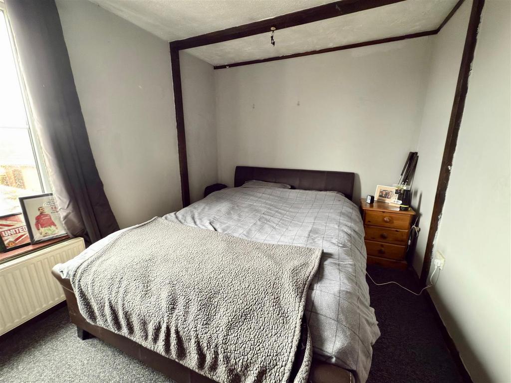 BEDROOM 2.jpg