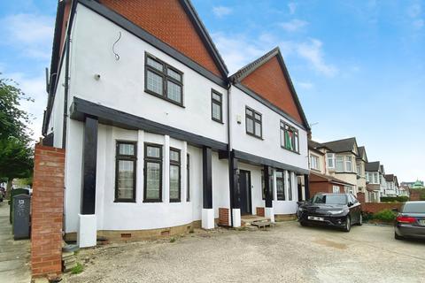 undefined, Woodford Avenue, Ilford, IG2 6XE