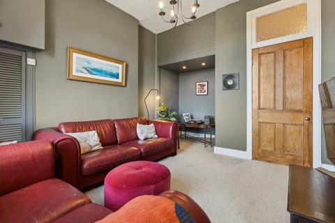 2 bedroom apartment for sale, Deanston Drive, Shawlands
