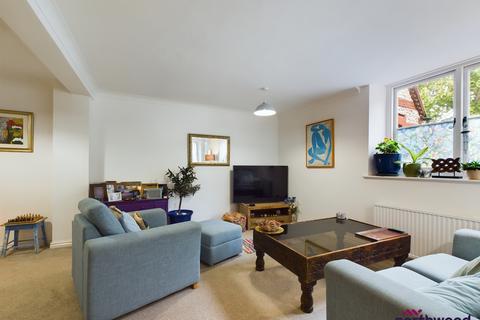 2 bedroom maisonette to rent, 12 Church Street, Old Town, Eastbourne, BN21