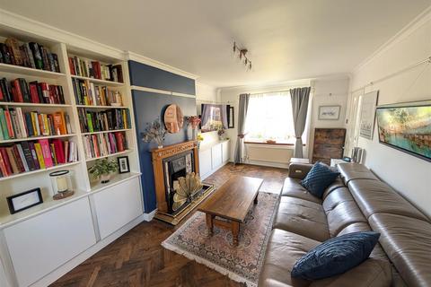 undefined, Douglas Road, Esher