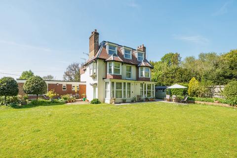 undefined, Taylors Corner, Headbourne Worthy, Winchester, Hampshire, SO23