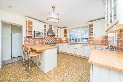 4 bedroom semi-detached house to rent, Cambridge Avenue, New Malden KT3