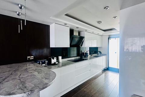 4 bedroom flat for sale, George Street, Marylebone, W1U