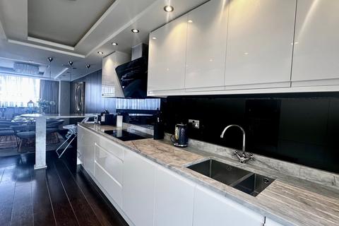 4 bedroom flat for sale, George Street, Marylebone, W1U