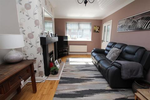 12 Moorside Close, Bradford, BD2 3HJ