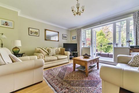 1 Copse Way, Hindhead, GU26 6UD