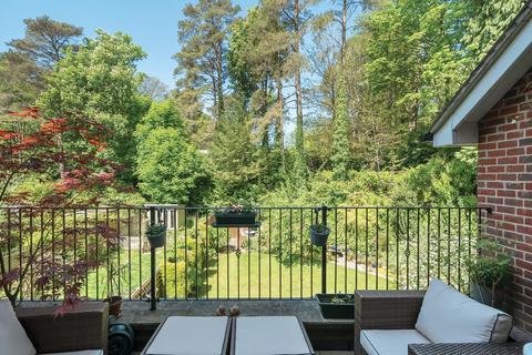 1 Copse Way, Hindhead, GU26 6UD
