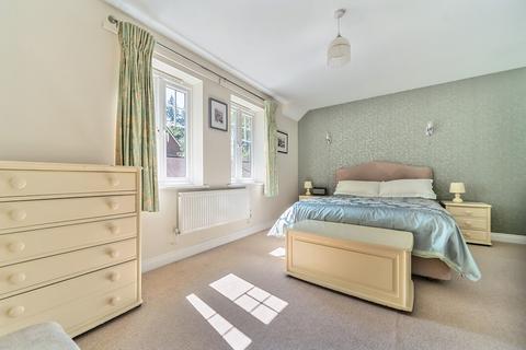 1 Copse Way, Hindhead, GU26 6UD