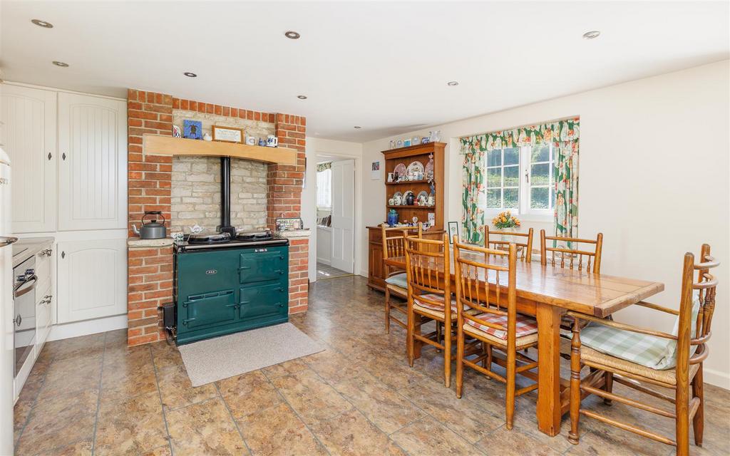 Kitchen/ Breakfast Room