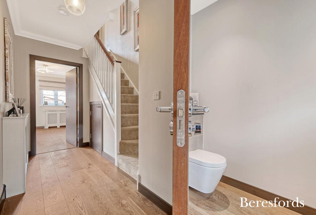 Hall/Cloakroom