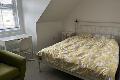 1 bedroom terraced house to rent, South View Avenue, Reading, RG4