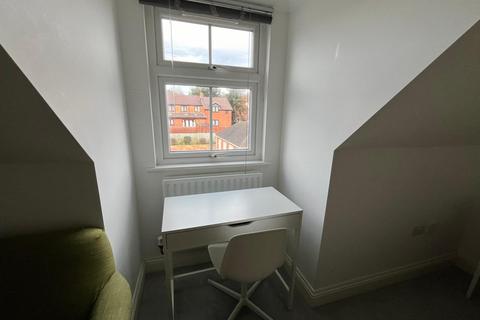 1 bedroom terraced house to rent, South View Avenue, Reading, RG4