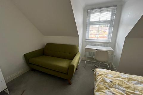 1 bedroom terraced house to rent, South View Avenue, Reading, RG4