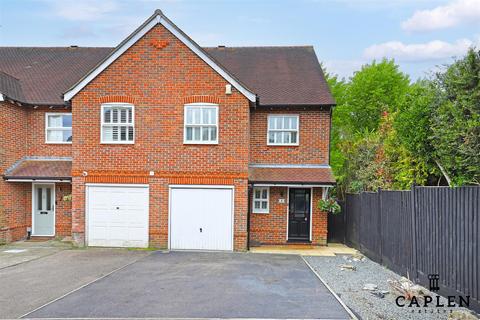 4 bedroom end of terrace house for sale, Regents Place, Loughton