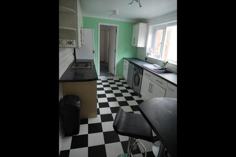 5 bedroom terraced house to rent, Stanley Road, East Sussex BN1
