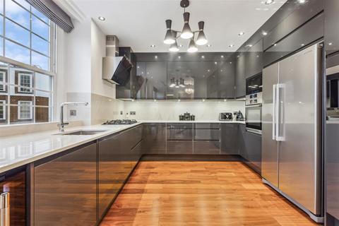 3 bedroom flat for sale, North End House, Fitzjames Avenue, London, W14