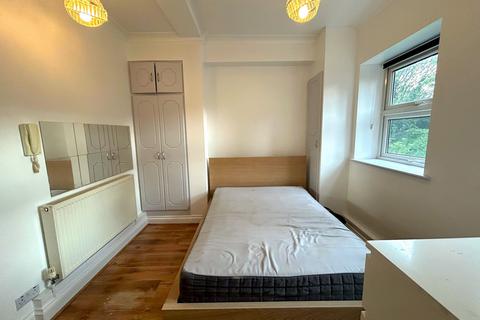 Studio to rent, St Thomas's Road N4 2QH