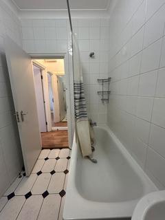 Studio to rent, St Thomas's Road N4 2QH