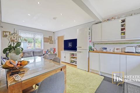3 bedroom semi-detached house for sale, Elizabeth Road, Brentwood CM15