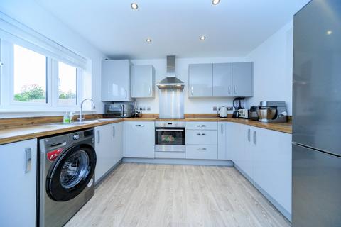 3 bedroom semi-detached house for sale, Ashmount Close, Loughborough, LE11