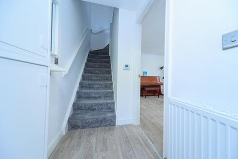 3 bedroom semi-detached house for sale, Ashmount Close, Loughborough, LE11