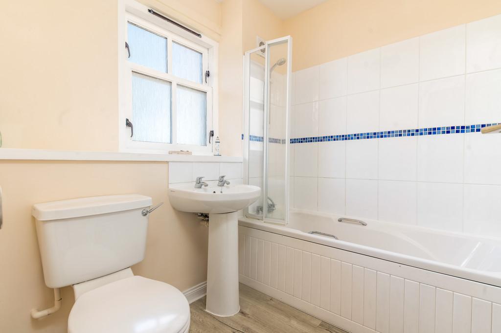 001-70d Birkhill Rd