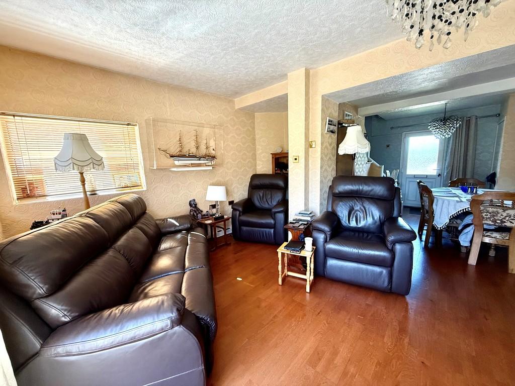 30 warsop road lounge 3