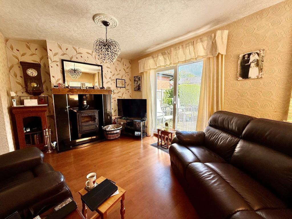 30 warsop road lounge 4