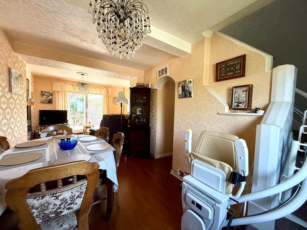 30 warsop road lounge 1