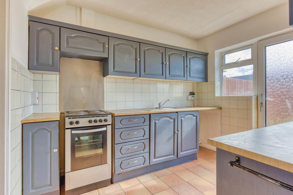 Ewemove Taunton - Adcombe Road (1)