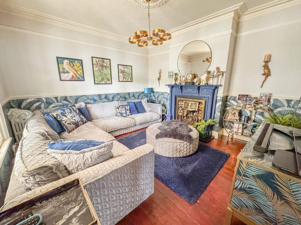 Family room 1
