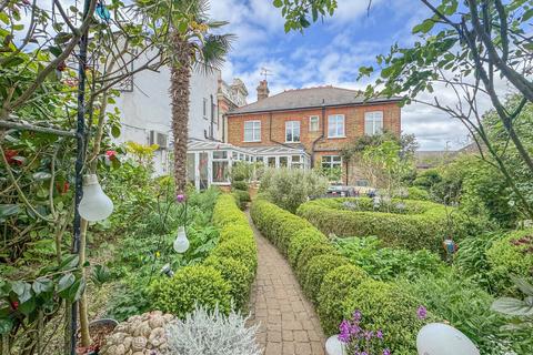 8 bedroom detached house for sale, Spa Road, Hockley